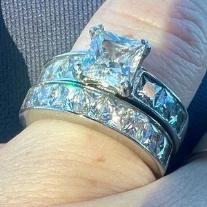 💕🎁Striking set of 2ct cubic zirconia women's wedding rings
